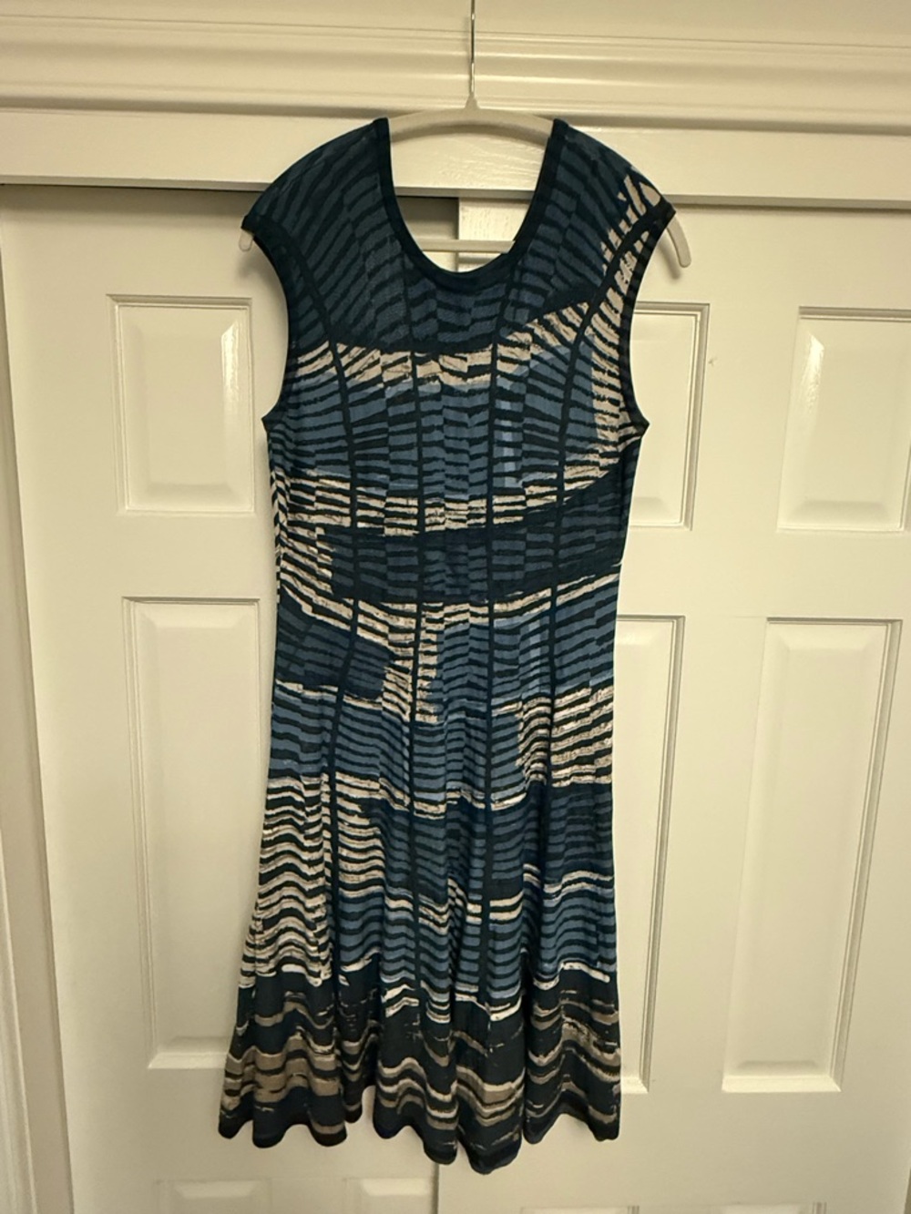 Nic + Zoe Size Medium Blue Patterned Knee Length Fit and Flare Dress
